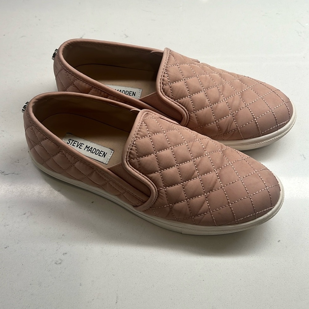 Steve Madden Women's Pink Ecentrcq Slip-on Sneaker‎ Size 7M